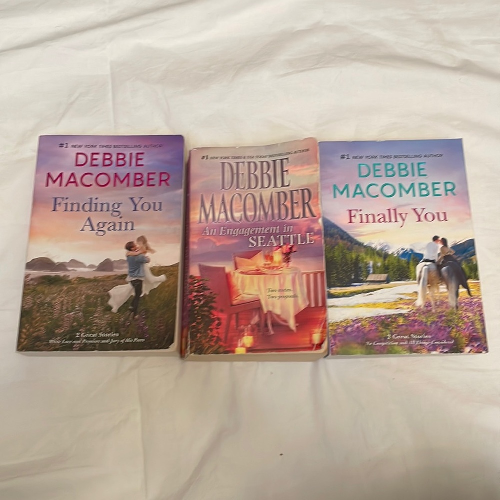 Debbie Macomber 3 book bundle!